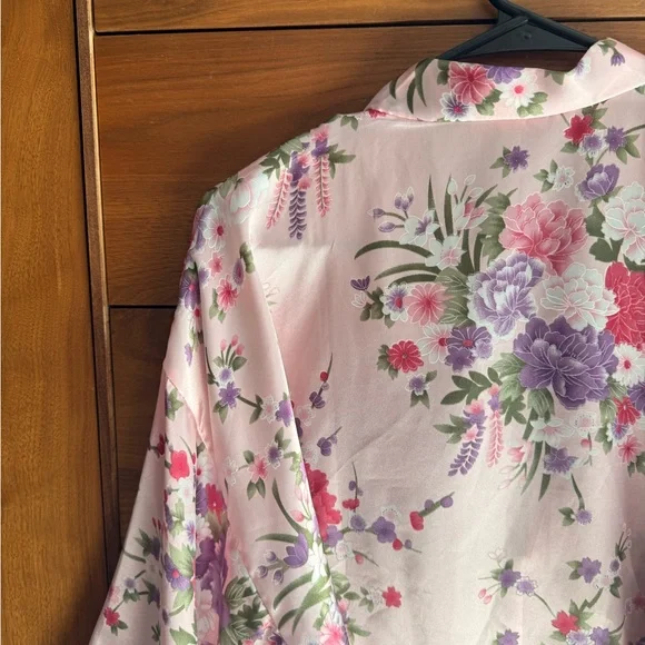 Amazon Pink Floral Satin Kimono - Picture 9 of 15